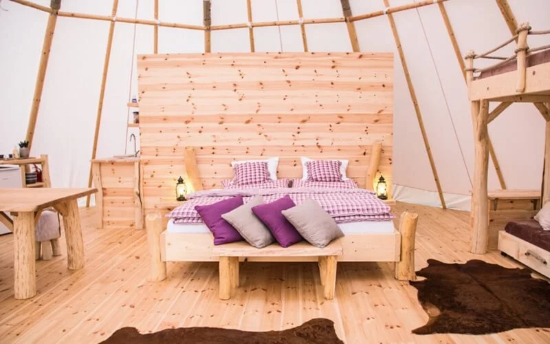 Wellness v přírodě s ubytováním v teepee