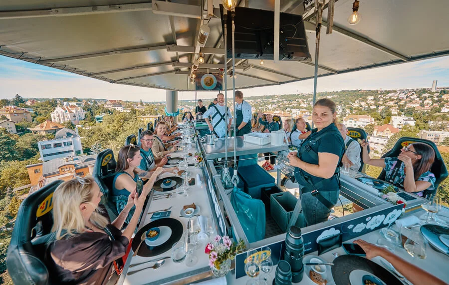 Degustační večeře v oblacích pro dva