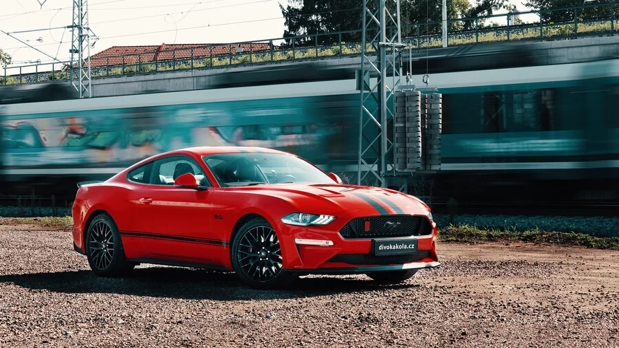 Pronájem Fordu Mustang Coyote V8 v Pardubicích