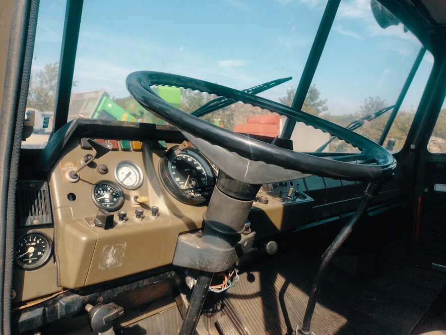 Řízení vojenského nákladního vozu Tatra 815