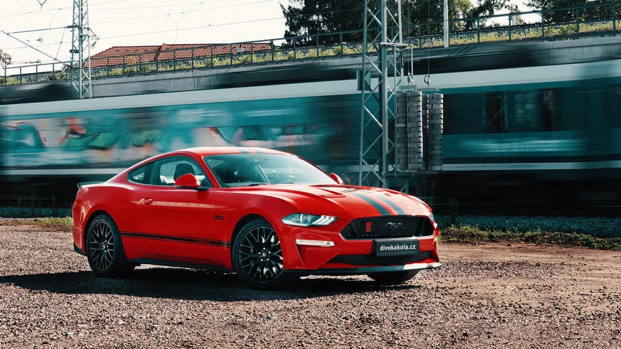 Pronájem Fordu Mustang Coyote V8 v Hradci Králové