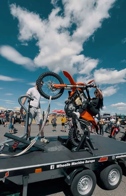 Kurz jízdy po zadním kole na trenažeru