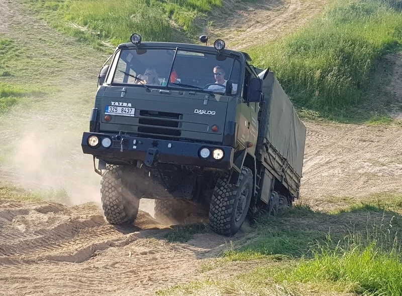 Jízda vojenským vozidlem Tatra 815 VVN
