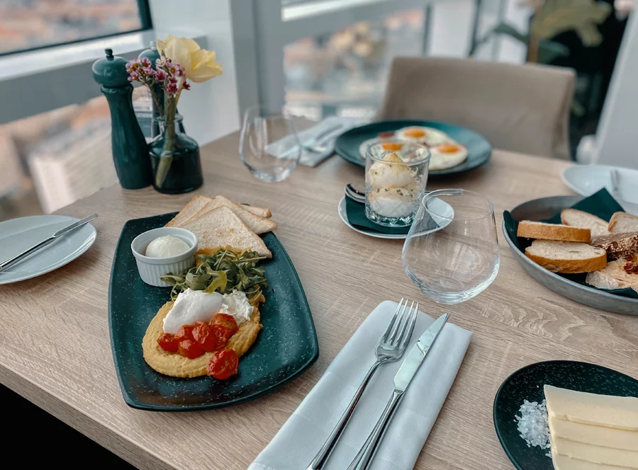 Restaurace Aureole - snídaně pro dva