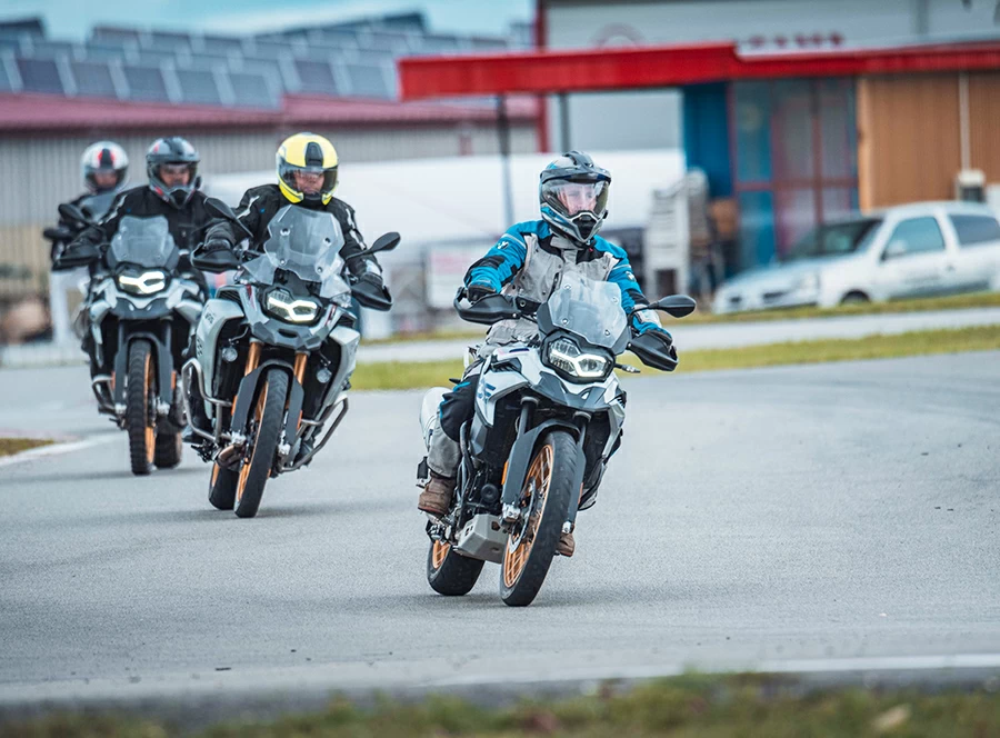 Testovacím jezdcem BMW na okruhu