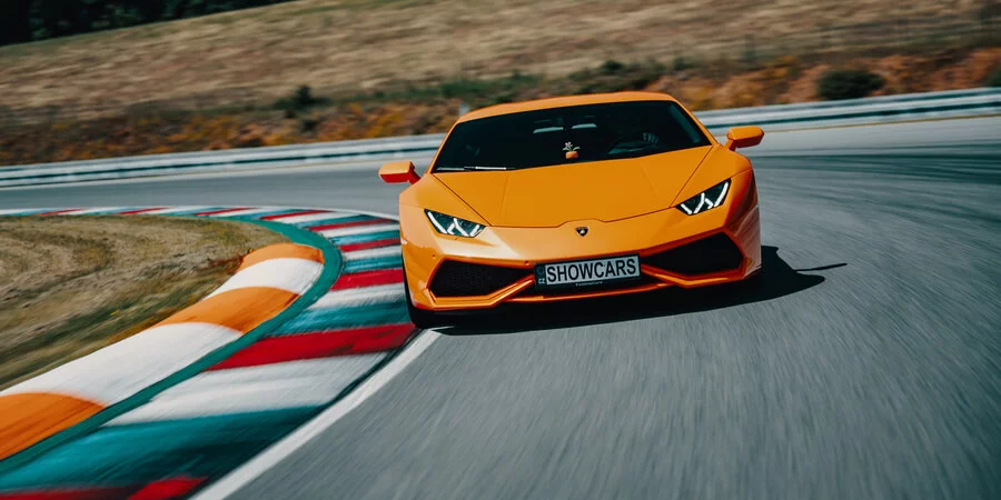Jízda v Lamborghini nebo Ferrari na Masarykově okruhu