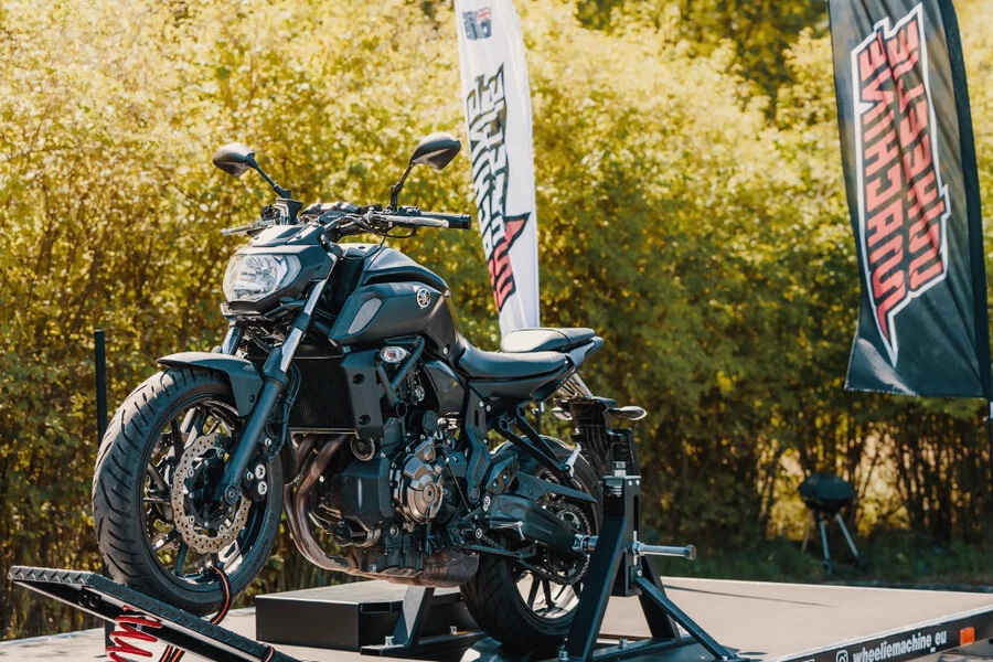 Kurz jízdy po zadním kole na trenažeru