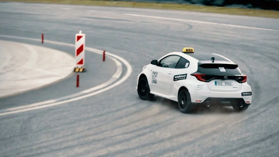 RallyTaxi s profi závodníkem na okruhu Sosnová RallyTaxi s profi závodníkem na okruhu Sosnová