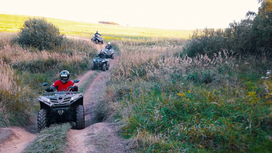 Extreme jízda na čtyřkolce standard