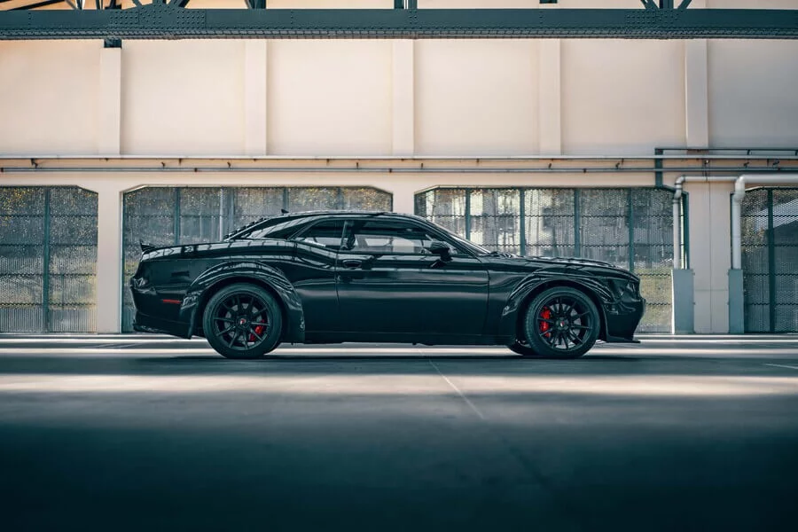 Pronájem Dodge Challenger Widebody: 450 koní americké síly