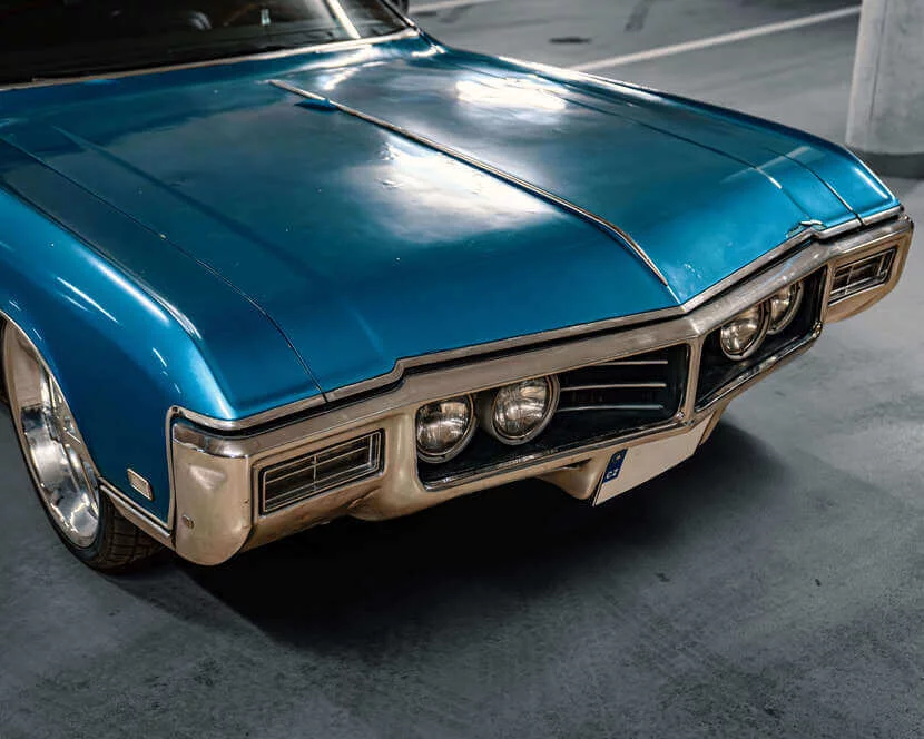 Pronájem amerického veteránu: Dodge Charger nebo Buick Riviera