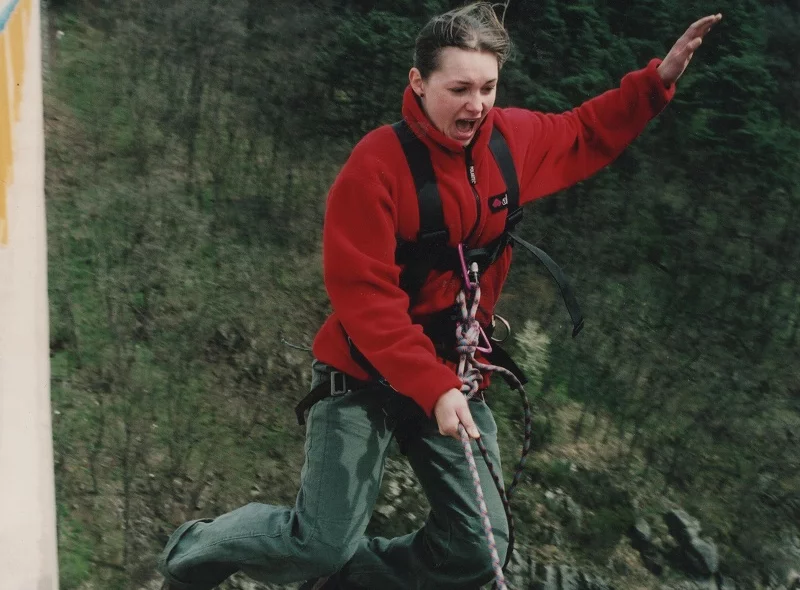Swing jumping