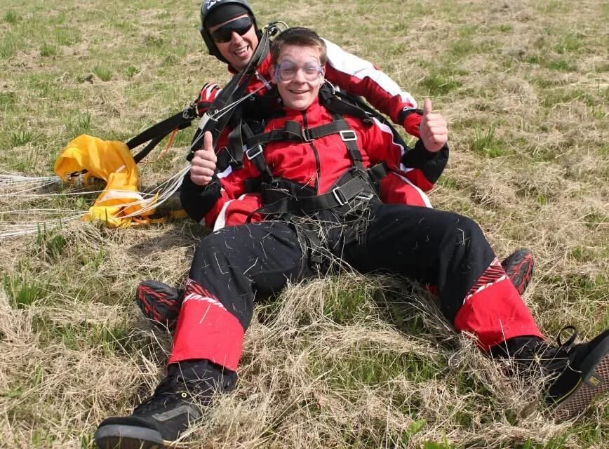 Tandemový seskok padákem