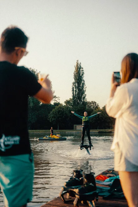 Flyboarding s nejlepším flyboardistou Evropy - základní a pokročilé triky