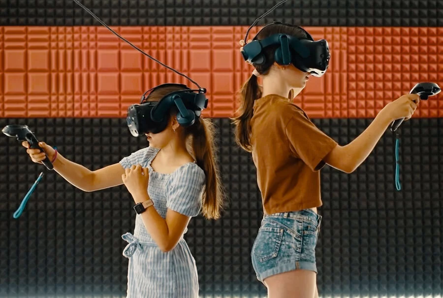 Úniková hra ve virtuální realitě až pro čtyři hráče