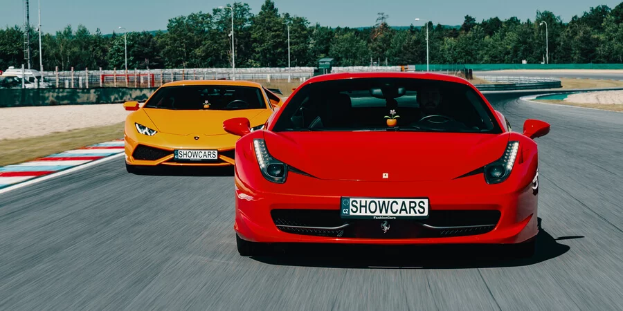 Jízda v Lamborghini nebo Ferrari na Masarykově okruhu