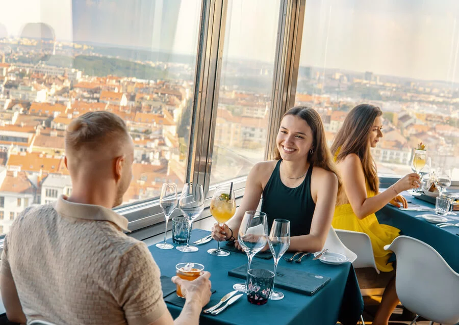 Degustační menu v Žižkovské věži - restaurace Oblaca