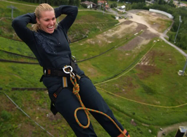Bungee jumping - televizní věž Harrachov