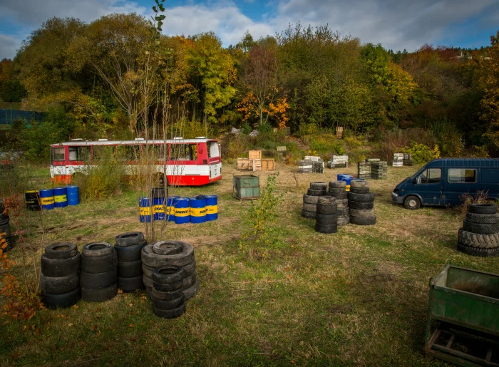 Paintballová hra pro šest hráčů