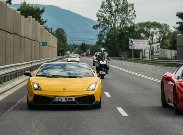 Lamborghini LP560 vs. Ford Mustang 40 minut