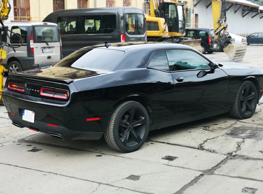 Superjízda v Dodge Challenger 2016