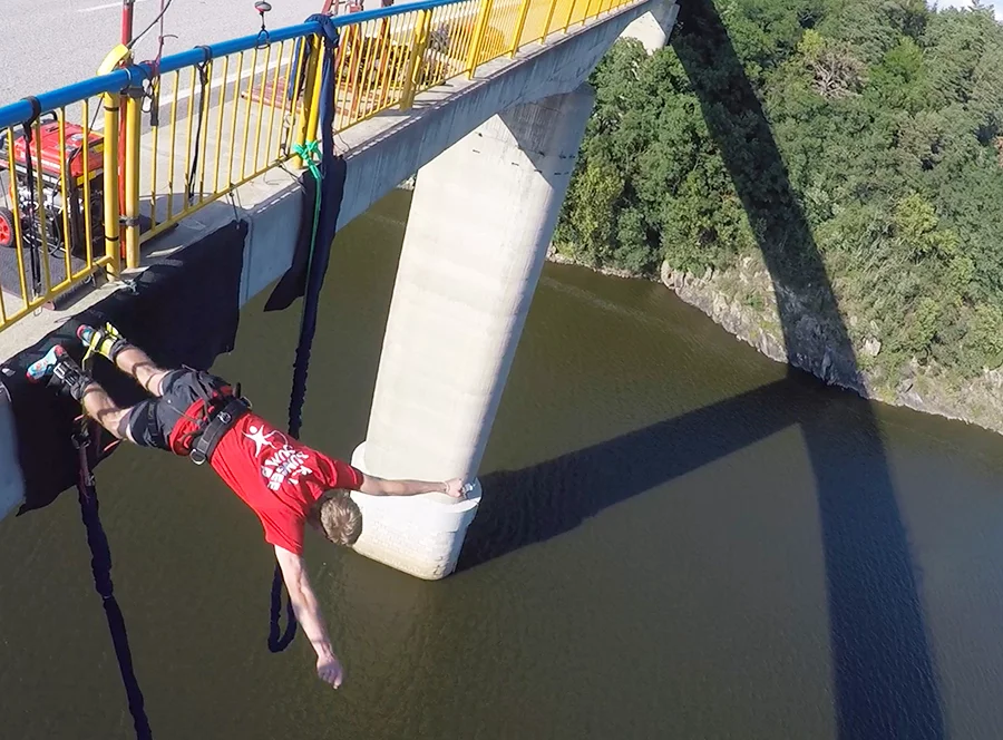 Bungee jumping Zvíkov