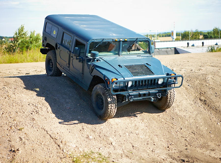 HUMVEE řízení a safari jízda - 30 minut