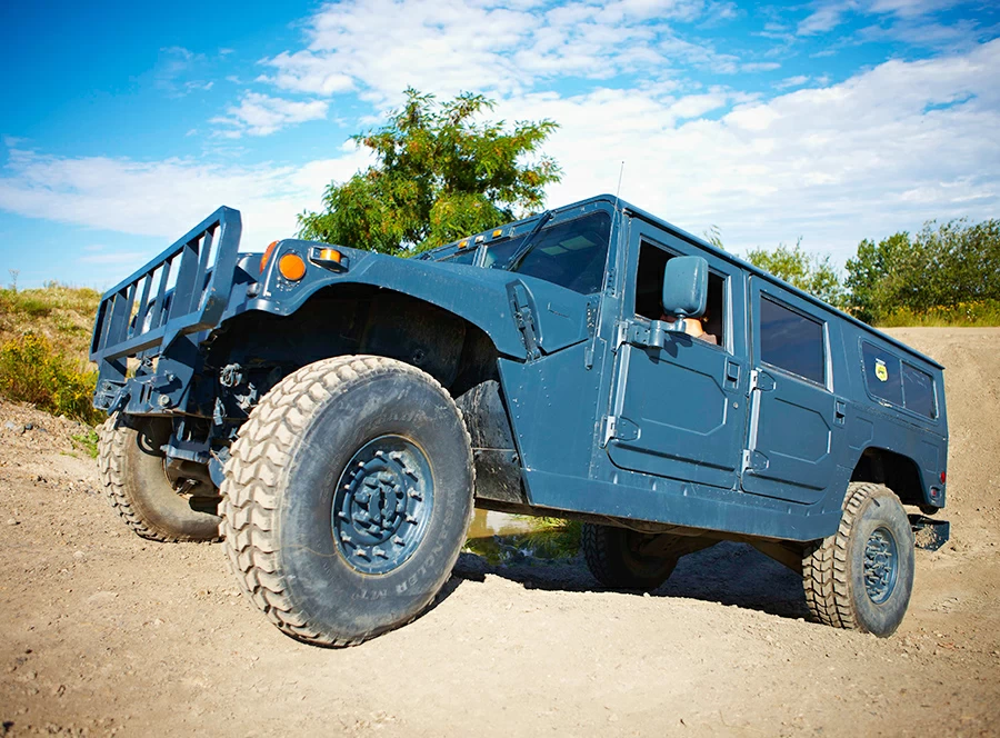 HUMVEE řízení a safari jízda - 30 minut