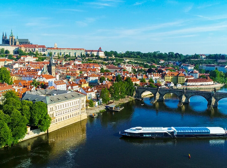 Plavba po Vltavě s obědem pro dva
