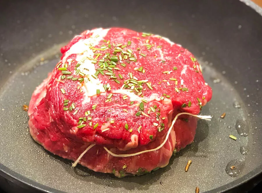 Kurzy vaření steaků nebo burgerů v Ola Kala