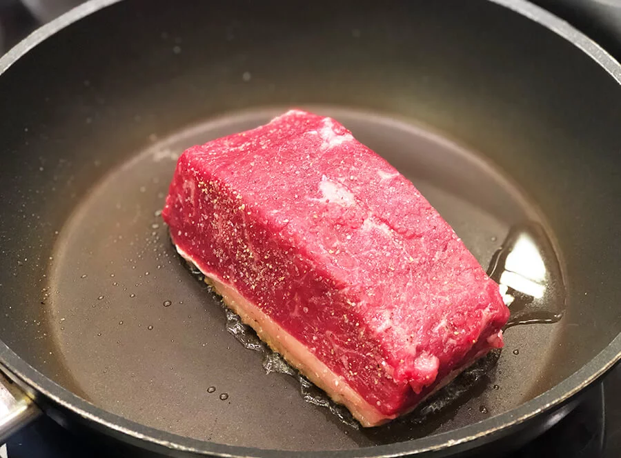 Kurzy vaření steaků nebo burgerů v Ola Kala