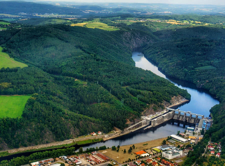 Vyhlídkový let nad Sázavou a meandry Vltavy
