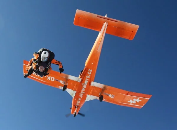 Tandemový seskok z 6000 m