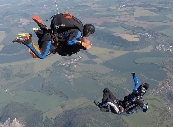 Tandemový seskok z 6000 m