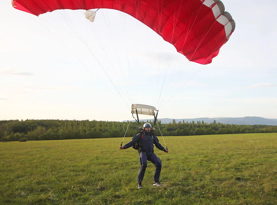 Základní parašutistický výcvik Základní parašutistický výcvik
