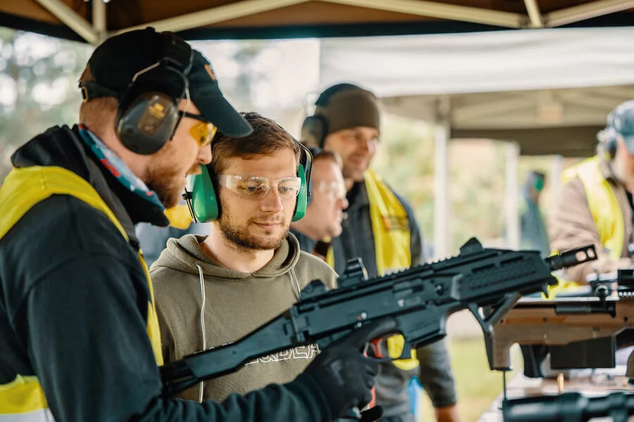 Zážitková střelba z 21 zbraní a 130 nábojů