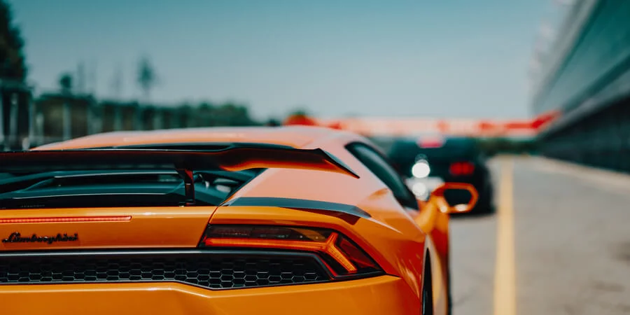 Jízda v Lamborghini nebo Ferrari na Masarykově okruhu