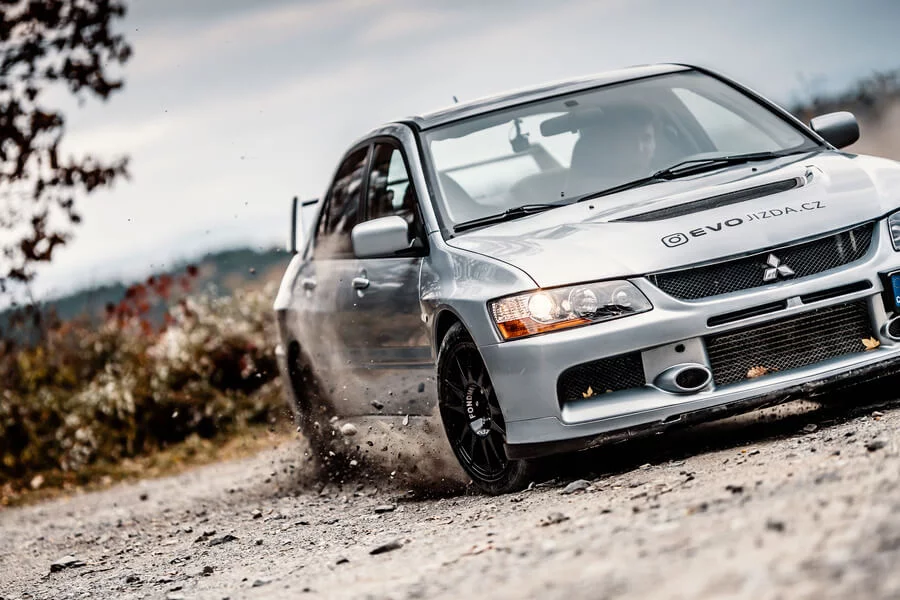 Jízda v Mitsubishi Lancer EVO IX