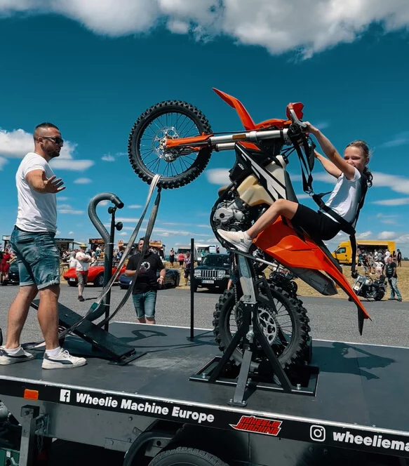 Kurz jízdy po zadním kole na trenažeru