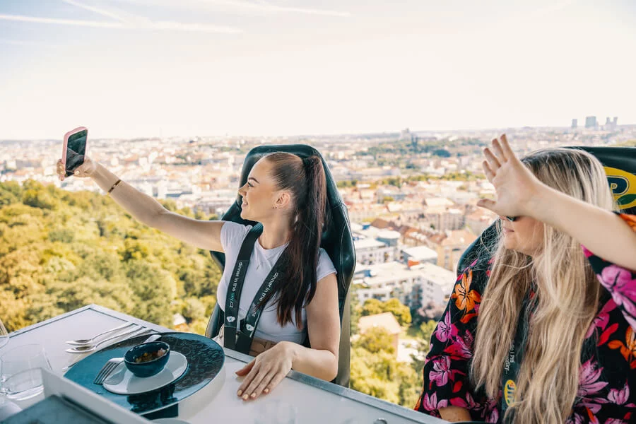 Degustační večeře v oblacích pro dva