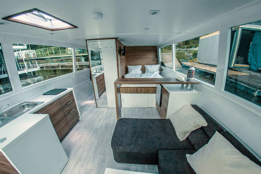 Oslava na Vltavě – pronájem lodi