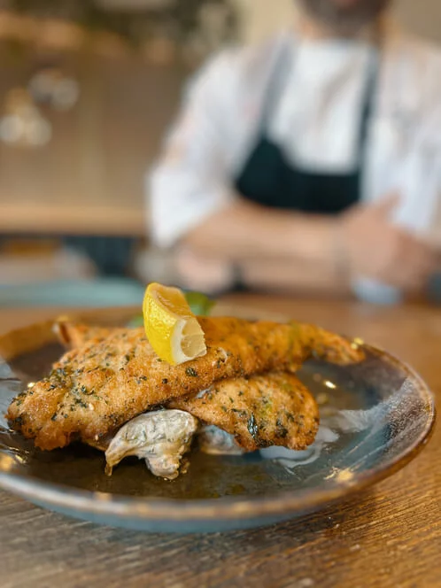 Degustační večeře v La Fabrica bistro s lahví vína