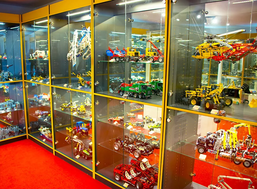 Noc v Museum of bricks