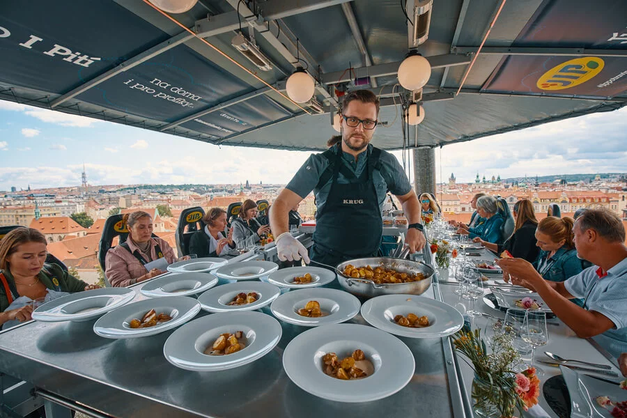 Degustační večeře v oblacích pro dva