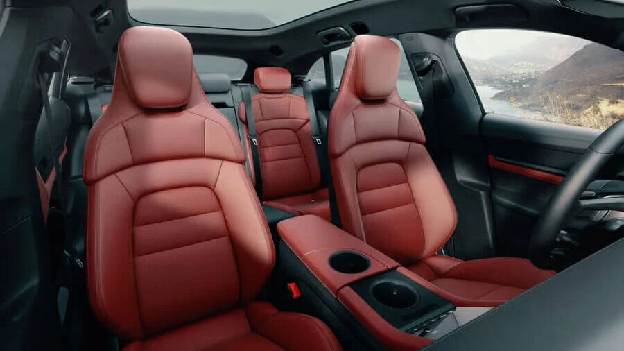 Jízda v Porsche Taycan Cross Turismo 4s - 60 minut