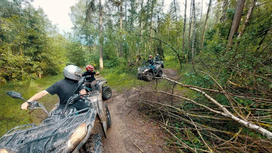 Extreme jízda na čtyřkolce standard