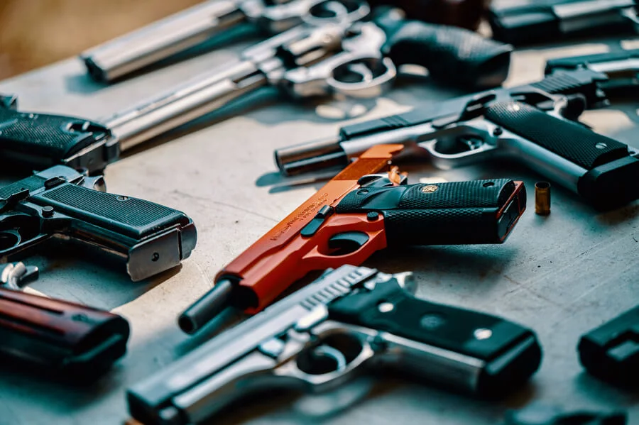 Zážitková střelba z 18 zbraní a 115 nábojů