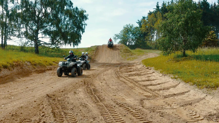 Extreme jízda na čtyřkolce standard