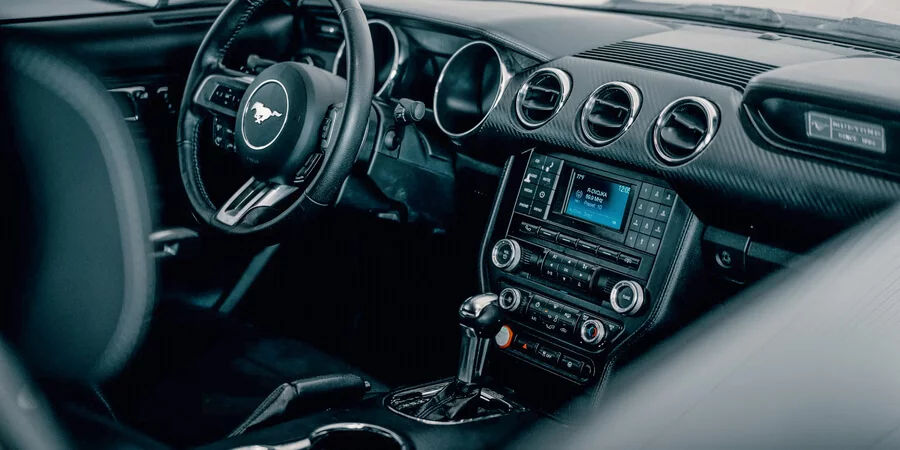 Pronájem Fordu Mustang GT: Zažijte sílu americké legendy