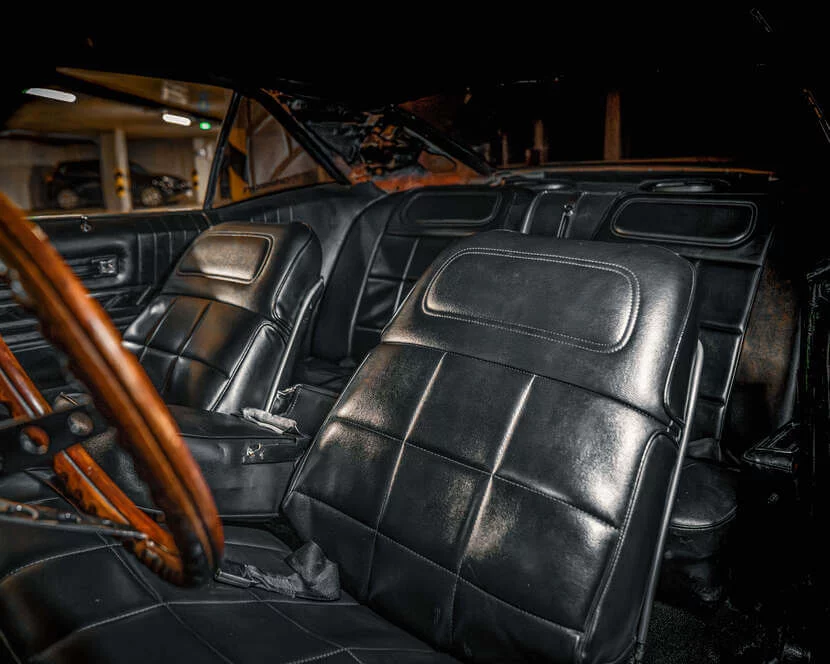 Pronájem amerického veteránu: Dodge Charger nebo Buick Riviera